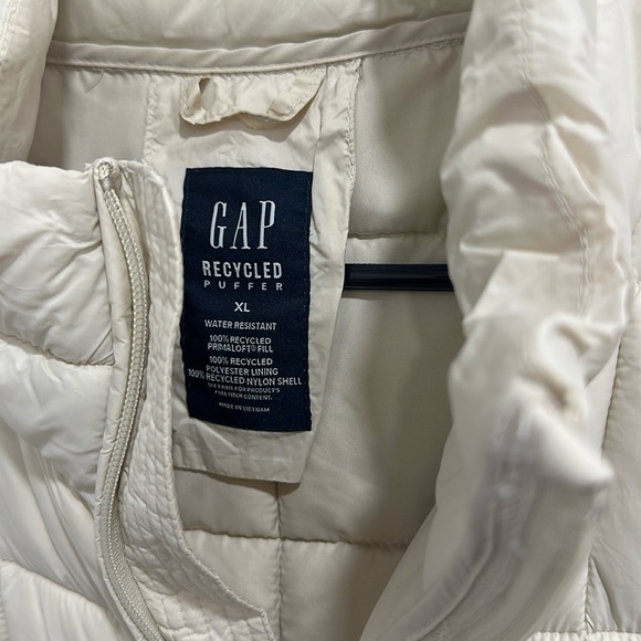 GAP Jackets & Blazers - EUC Gap soft puffer vest super comfortable